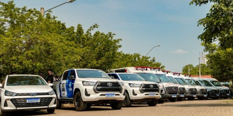 Prefeitura realiza entrega oficial de dez veículos novos; frota de mais R$ 3 milhões foi adquirida com recursos do deputado estadual Dr. Luís do Hospital