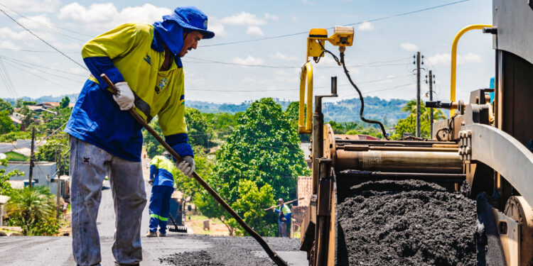Prefeitura conclui recapeamento na Rua Pernambuco entre João Batista e Dom Pedro I no setor 04