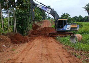 Prefeitura de Jaru trabalha na manutenção de diversos trechos da Linha 614