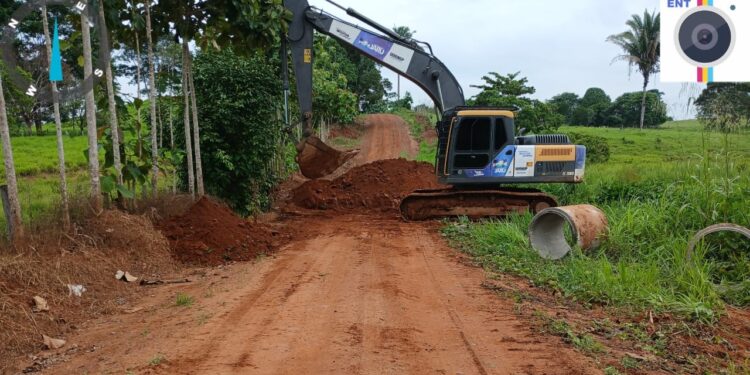Prefeitura de Jaru trabalha na manutenção de diversos trechos da Linha 614