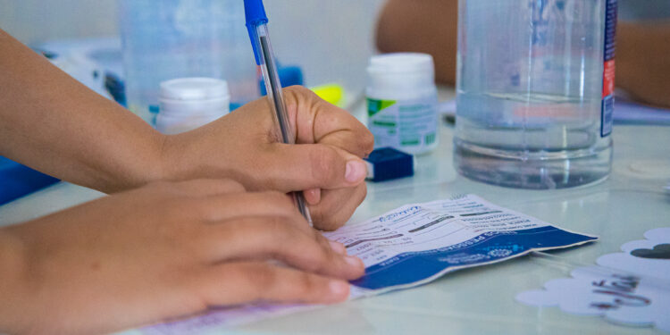 Prefeitura abrirá unidades de saúde Carlos Chagas e Rute de Souza no sábado, 7, para emissão de Certificado de Vacinação do Estudante; documento é obrigatório para realização de matrícula e rematrícula