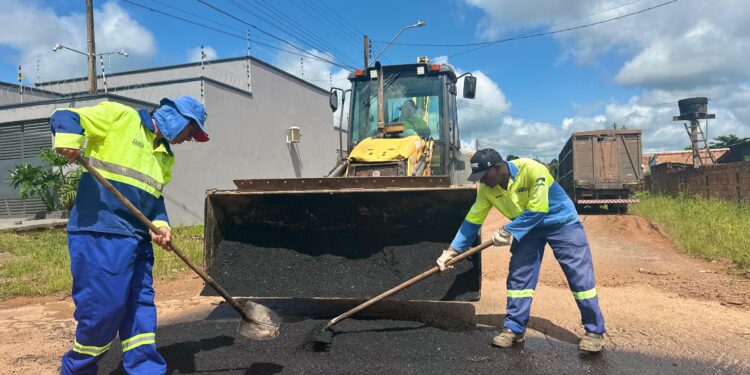 Prefeitura realiza manutenção em ruas do Setor 07