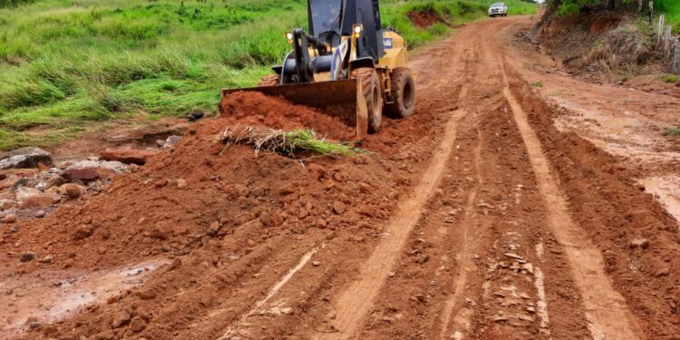 Operação Inverno Amazônico: Prefeitura de Jaru age rápido para recuperar pontos danificados pelas chuvas na zona rural do município