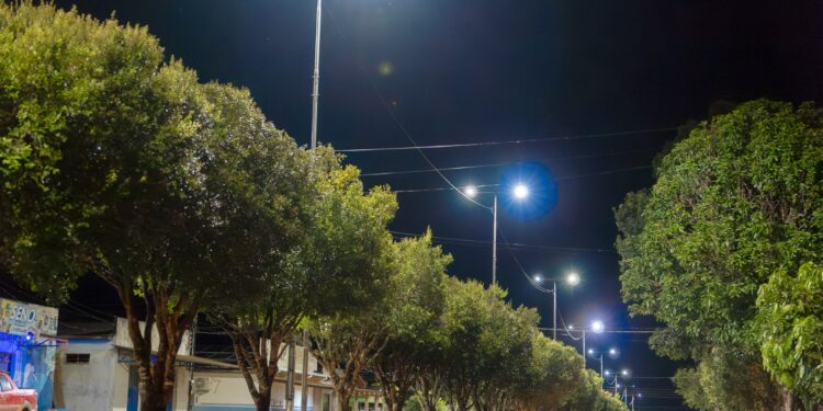 Prefeitura de Jaru amplia rede de iluminação urbana do distrito de Bom Jesus