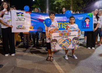 Caminhada marca o encerramento da campanha de conscientização sobre o Autismo em Jaru