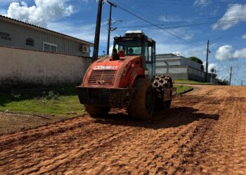 Asfalta Jaru: Prefeitura de Jaru trabalha para pavimentar mais três trechos de ruas nos setores 06, 07 e 01; obras são realizadas com recursos destinados pelo Deputado Dr. Luís do Hospital