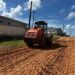 Asfalta Jaru: Prefeitura de Jaru trabalha para pavimentar mais três trechos de ruas nos setores 06, 07 e 01; obras são realizadas com recursos destinados pelo Deputado Dr. Luís do Hospital
