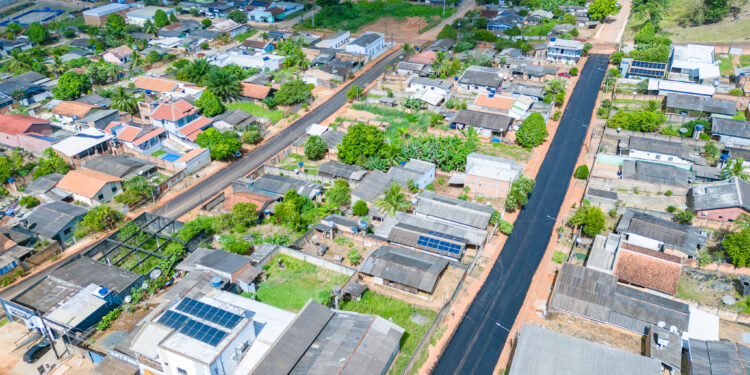 Asfalta Jaru: Com recursos do deputado Dr. Luís do Hospital, Prefeitura de Jaru executa mais 4 km de pavimentação em diversos trechos do perímetro urbano do município