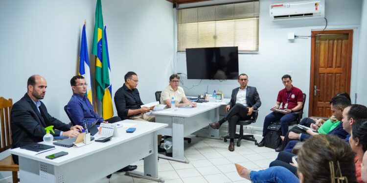 Ministério Público de Contas de Rondônia realiza visita técnica à Prefeitura de Jaru para esclarecer sobre execuções financeiras e contábeis