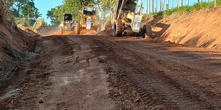 Prefeitura de Jaru segue com serviços de patrolamento na Linha 634