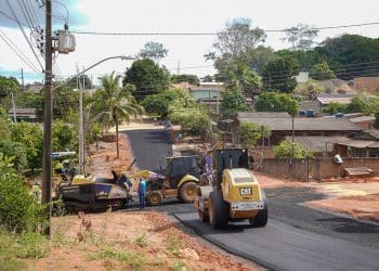 Prefeitura de Jaru conclui pavimentação em mais um trecho da Rua Francisco Pantoja no setor 06