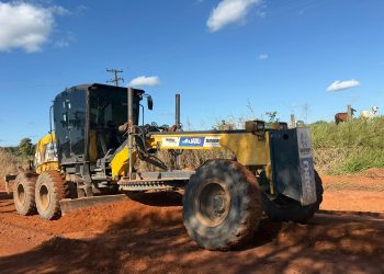 Prefeitura de Jaru realiza o lançamento dos serviços de patrolamento de estradas e do Programa Caminho Rural
