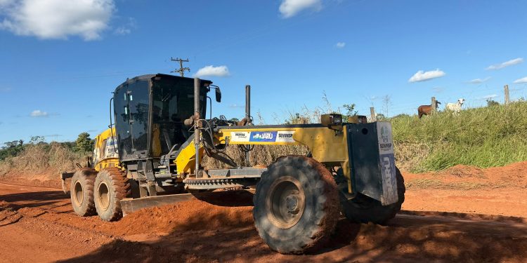 Prefeitura de Jaru realiza o lançamento dos serviços de patrolamento de estradas e do Programa Caminho Rural