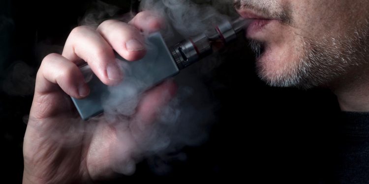 Vigilância Sanitária de Jaru reforça alerta sobre os problemas de saúde causados pelo uso de cigarros eletrônicos