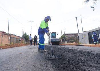 Asfalta Jaru: Rua Cândido Portinari no setor 07 é beneficiada com asfalto novo