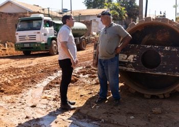 Prefeitura de Jaru avança no projeto de pavimentação asfáltica no município; equipes trabalham na Rua Anita Garibaldi entre Francisco Pantoja e Rio Grande do Norte, no setor 06