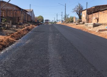 Prefeitura de Jaru conclui asfaltamento da rua Hermano Santos, no Setor 07
