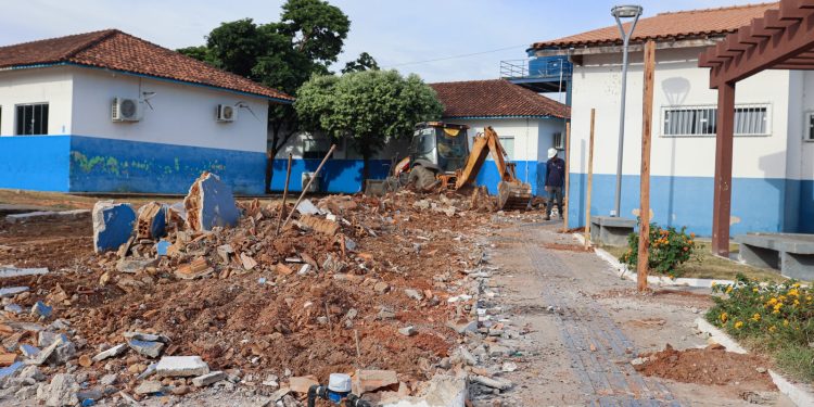 Prefeitura inicia obras de ampliação da Praça da Dom Pedro I; local contará com mais espaço, novos brinquedos e paisagismo