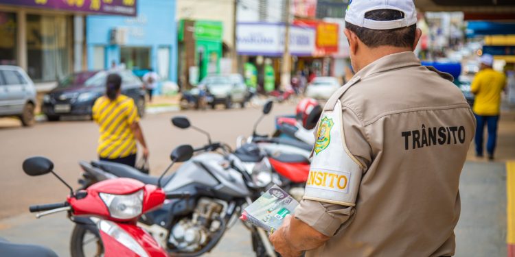 Prefeitura de Jaru assina convênio de quasea R$ 4 milhões com o Detran para sinalização do trânsito no município