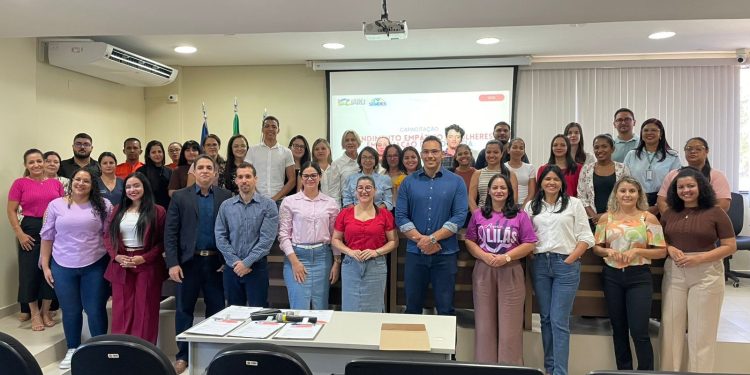 Secretaria Municipal de Desenvolvimento Social capacita profissionais que prestam atendimento à mulheres e meninas vítimas de violência doméstica e familiar