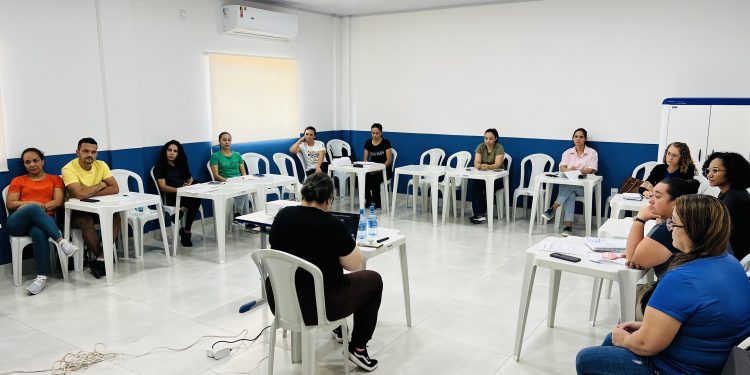 Prefeitura de Jaru promove formação internacional em gerenciamento de crises para servidores da Educação Especial