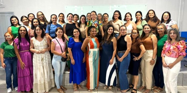 Professores da rede municipal de educação infantil participam de capacitação voltada para o ensino de matemática