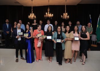 Jaru Alfabetizado: Prefeitura entrega prêmio de R$ 10 mil a duas professoras da rede municipal por bom desempenho no Sistema de Avaliação Educacional de Rondônia