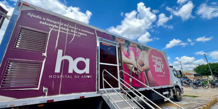 Carreta do Hospital de Amor realiza atendimentos em Jaru; ação integra cronograma de atividades da Campanha Outubro Rosa 