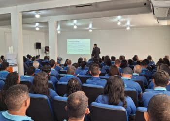 Mais de 100 profissionais que atuam no transporte escolar de Jaru participam de treinamento promovido pela Prefeitura