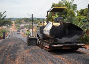 Prefeitura de Jaru asfalta mais um trecho da rua Cândido Portinari, no Setor 07