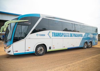 Prefeitura de Jaru realiza aquisição de novo ônibus para o transporte de pacientes; veículo foi adquirido por meio de emenda parlamentar destinada pelo deputado estadual Dr. Luís do Hospital