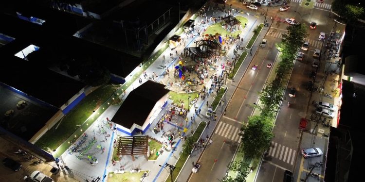 Prefeitura de Jaru reinaugura Praça da Dom Pedro I; local agora conta com mais espaço, praça de alimentação, paisagismo e brinquedos novos