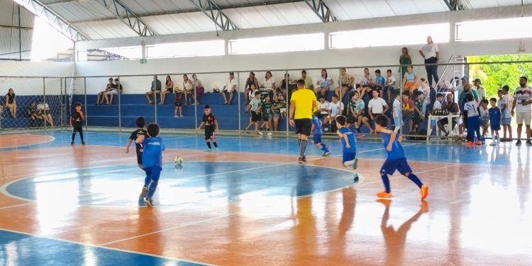 Prefeitura de Jaru abre inscrições para a Escolinha de Futsal com vagas no Ginásio Sebastião Mesquita, Jardim Europa e Jardim dos Estados